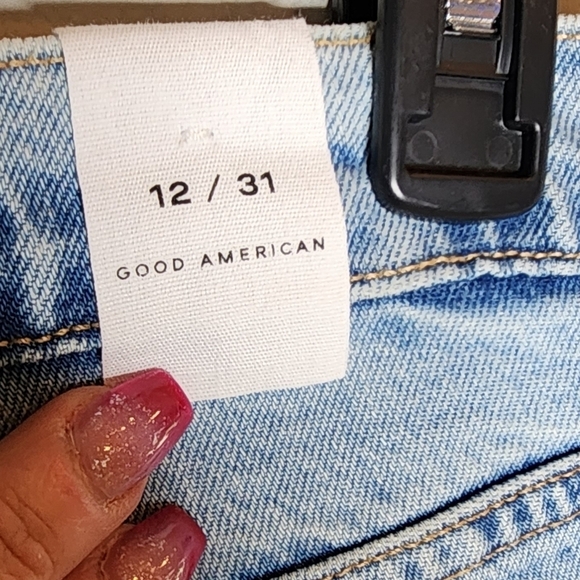 NWT Good American '90s High Waist Denim Shorts. Women's size 12. - Picture 3 of 16